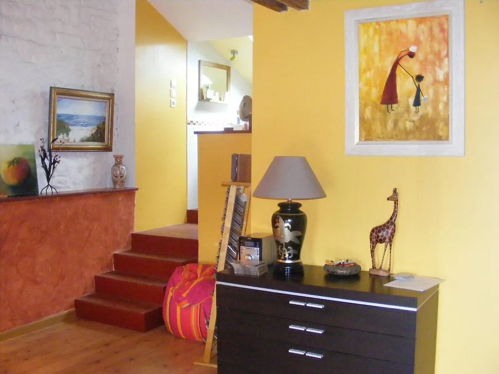 ファームステイ Chambres A La Ferme コンブール